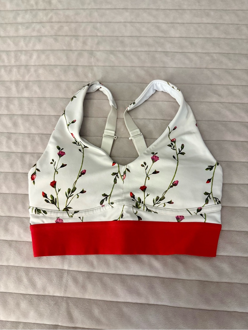 Fabletics - Floral White & Red Seamless Sport Bra